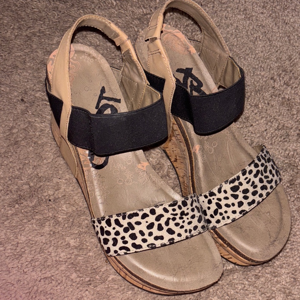 OTBT Tan and Black Leopard Print Sandals